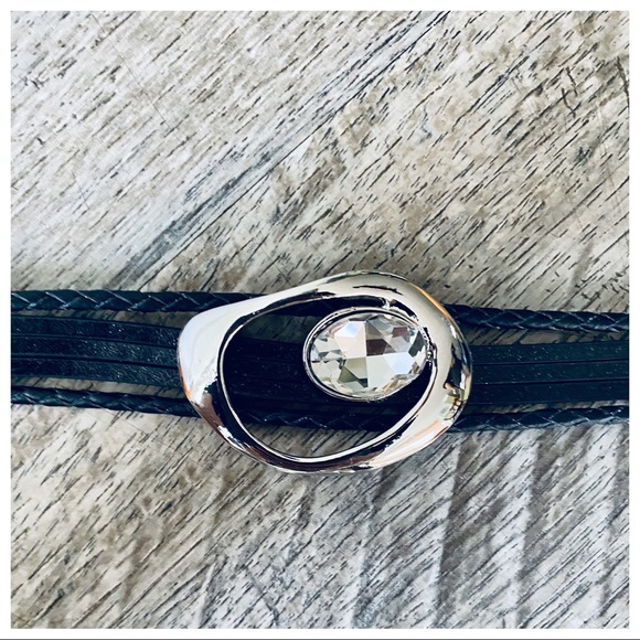 Black leather cuff with diamond detail - Picture 3 of 6